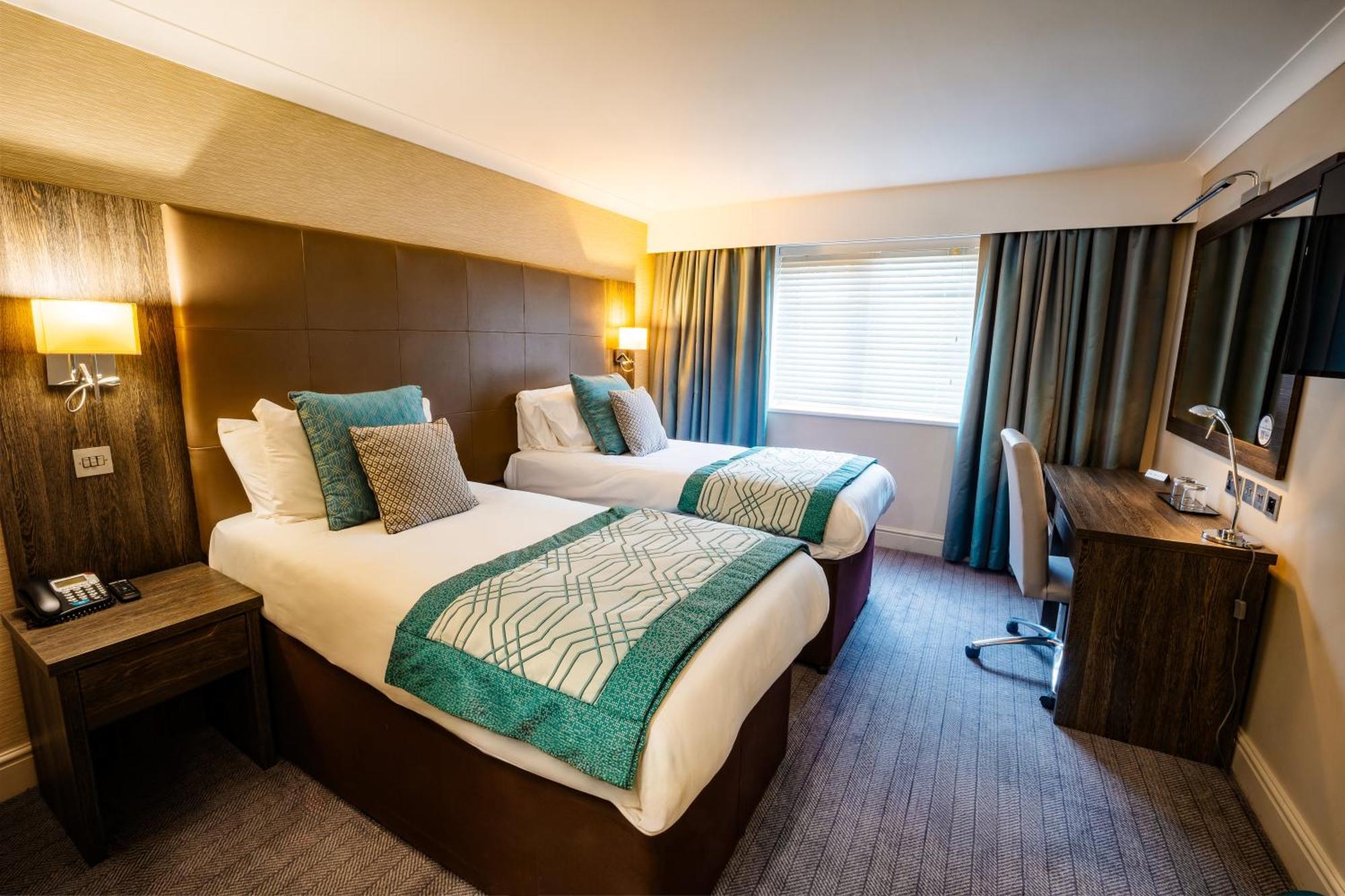 Mercure Milton Keynes Hotel Buitenkant foto