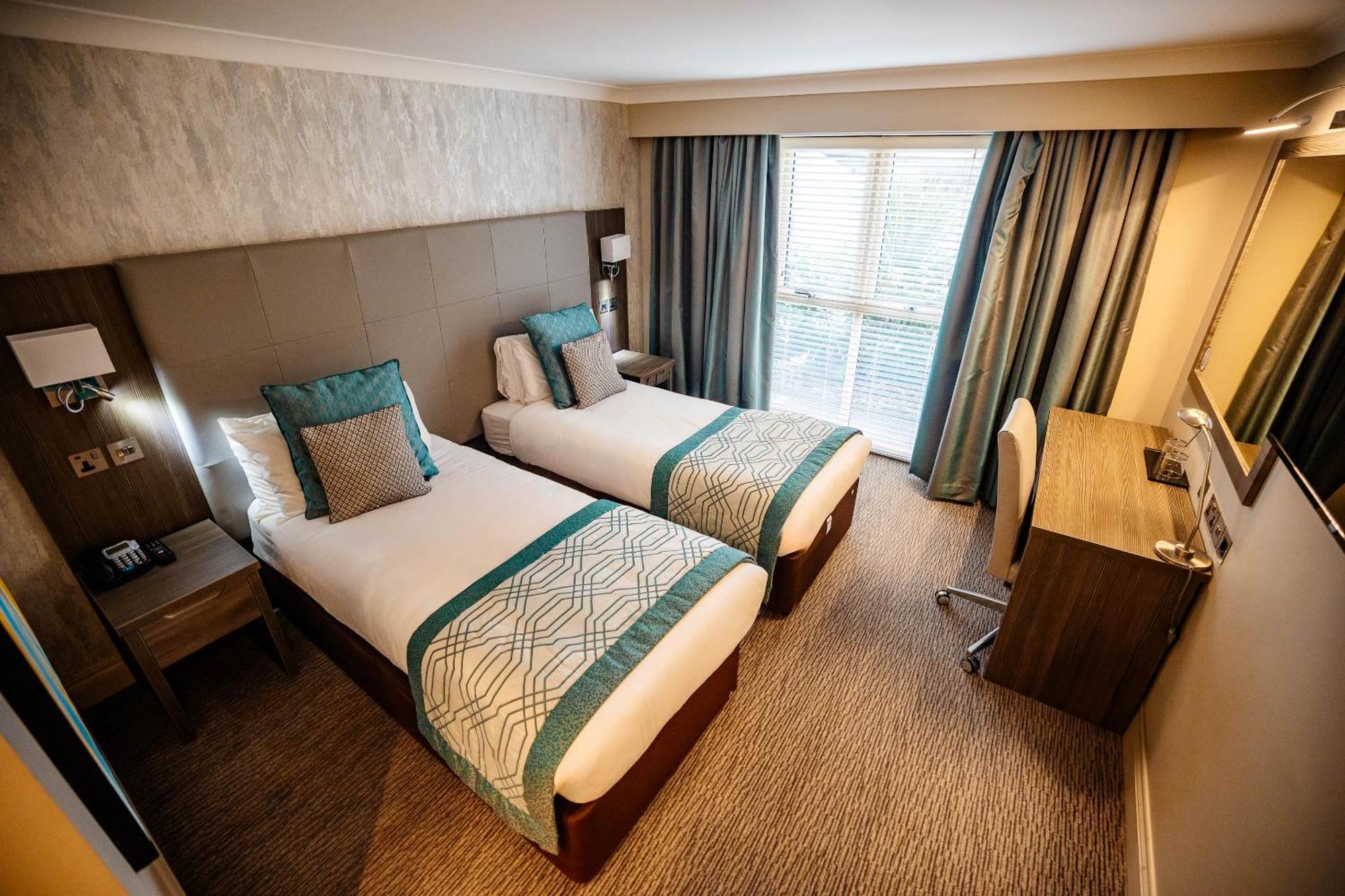 Mercure Milton Keynes Hotel Buitenkant foto